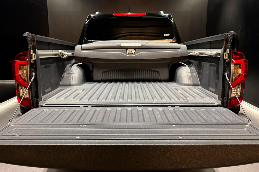 Nissan Frontier LE 4x4